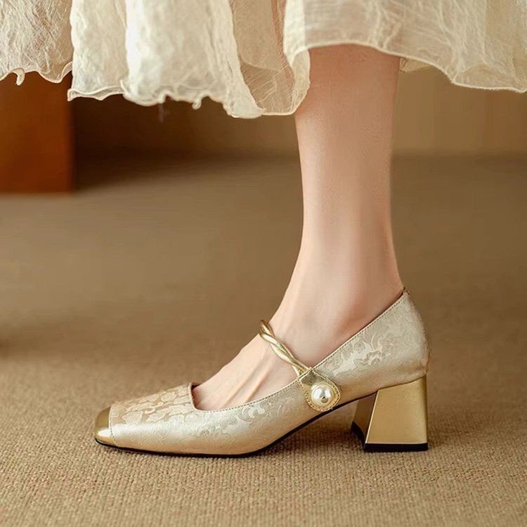 【35-40】Dámské boty Mary Jane, s retro vzorem a vyšívanými květinami, trendy, léto 2026
