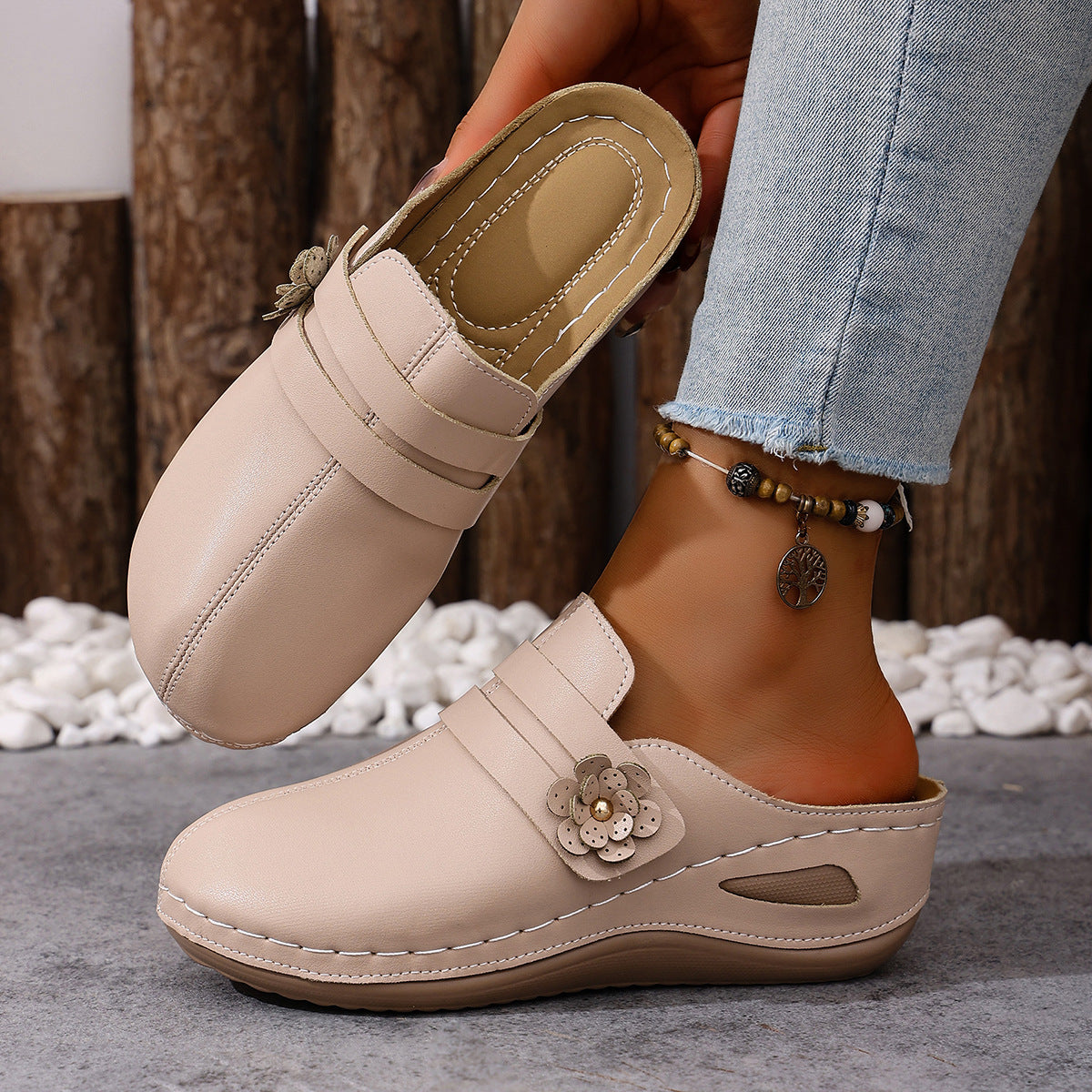 ✨🙌【Veľkosti 36-43】Dámske prémiové sandále na platforme z pravej kože, retro kvetinový vzor – módne a elegantné