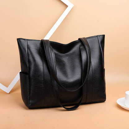Novinka! Velká dámská kabelka z měkké kůže 👛 Elegantní, všestranná a SKVĚLÁ cena -50%!