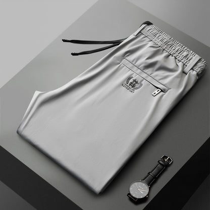 【40-115kg】🔥【M-5XL】Pantaloni casual elastici pentru bărbați, din mătase glacială, la modă, vara 2025 