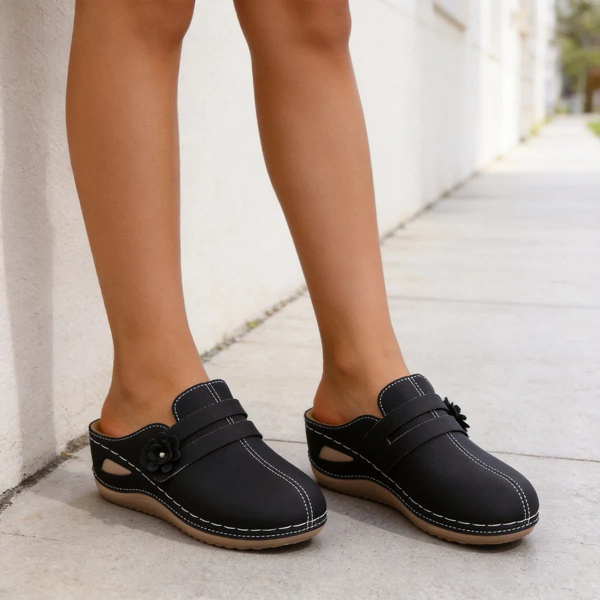 ✨🙌【Veľkosti 36-43】Dámske prémiové sandále na platforme z pravej kože, retro kvetinový vzor – módne a elegantné